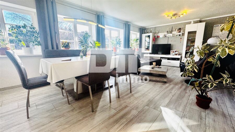 Hochwertiges effizientes Restaurant, Bar und große Wohnung mit Ausbaupotential und Terrasse - WE OG Wohn / Esszimmer offen